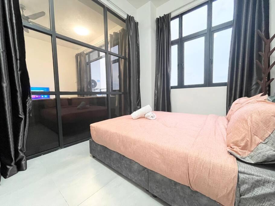 Quartz Near To Jonker Walk With Infinity Pool Cozy 3B2B Apartman Malacca Kültér fotó