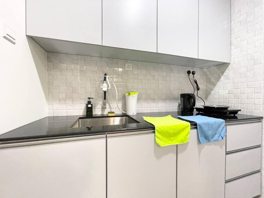 Quartz Near To Jonker Walk With Infinity Pool Cozy 3B2B Apartman Malacca Kültér fotó
