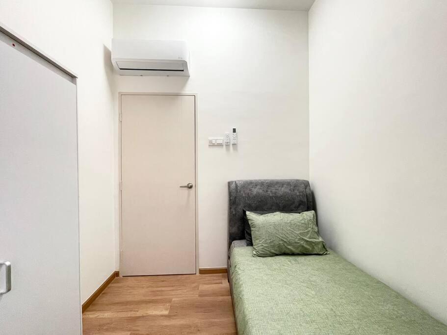 Quartz Near To Jonker Walk With Infinity Pool Cozy 3B2B Apartman Malacca Kültér fotó